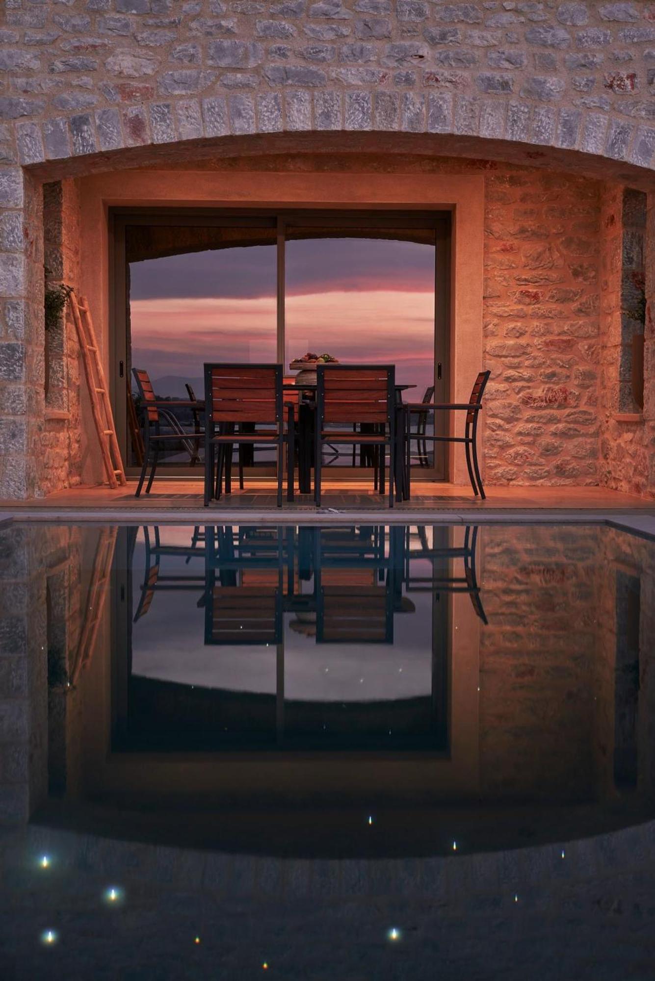 Beachfront Alassa Villas With Private Pools Kotronion  外观 照片