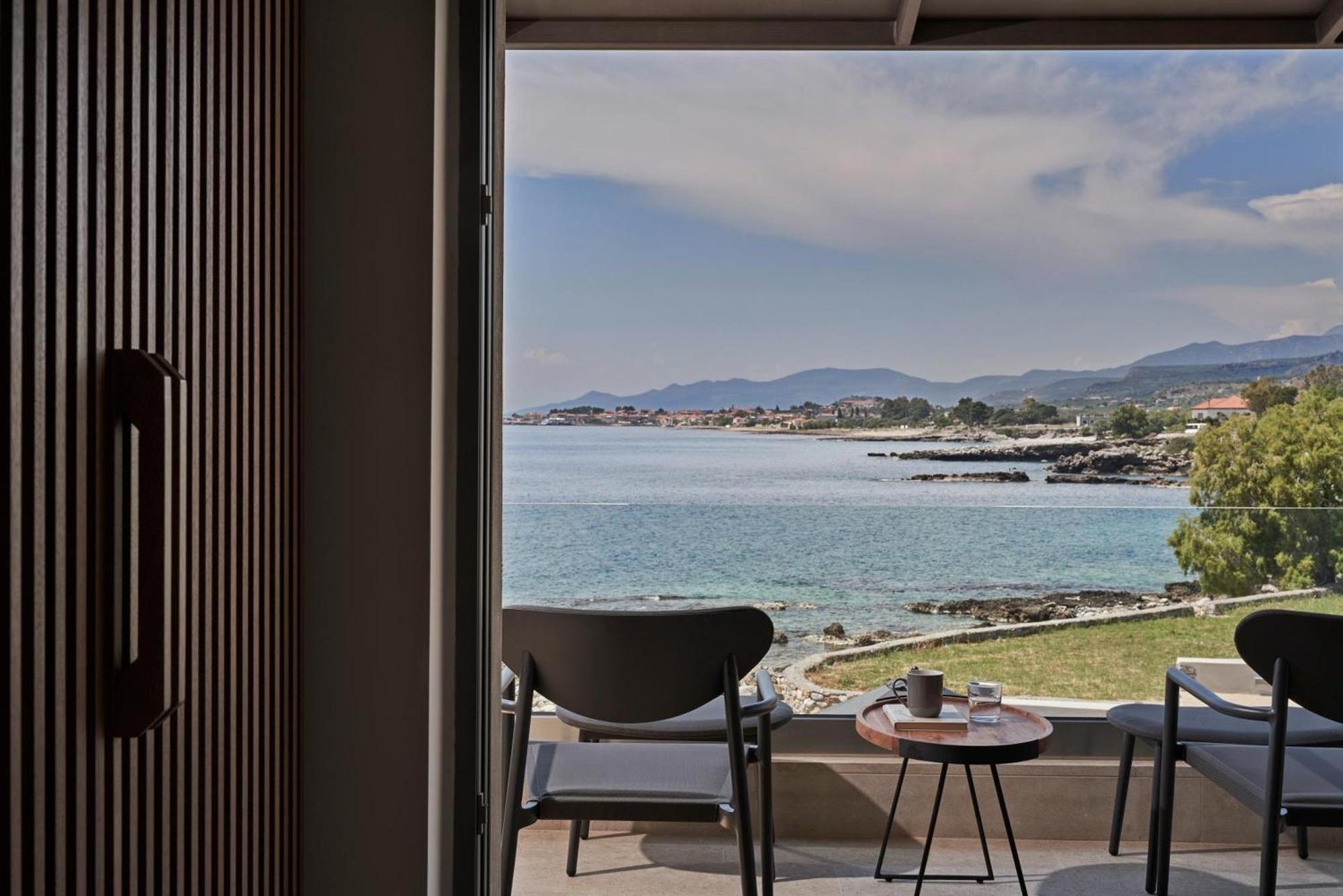 Beachfront Alassa Villas With Private Pools Kotronion  外观 照片
