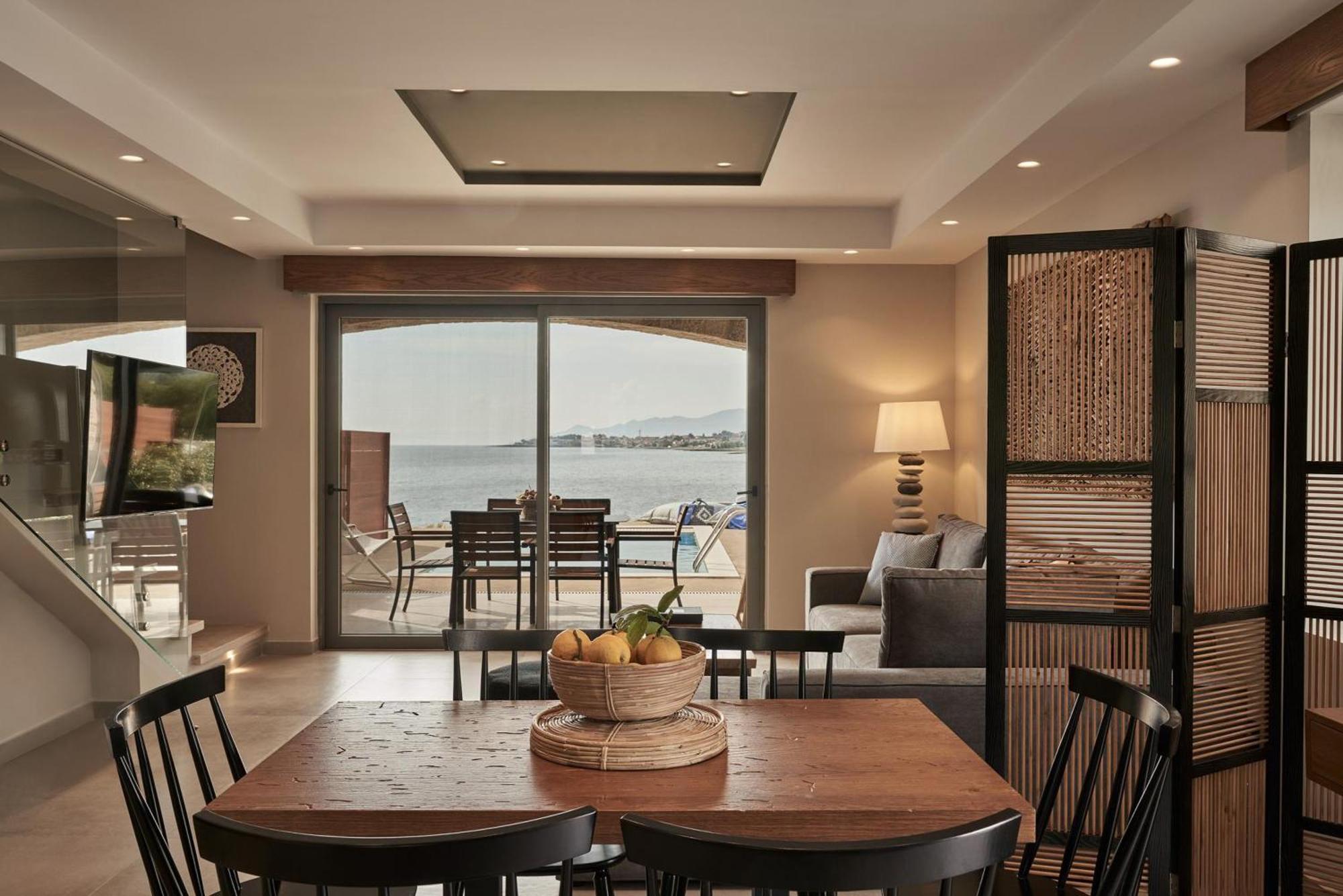 Beachfront Alassa Villas With Private Pools Kotronion  外观 照片